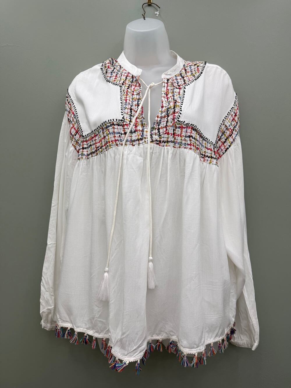 Umgee White Boho Peasant Blouse Small Tassel Fringe Embroidered Tunic Top